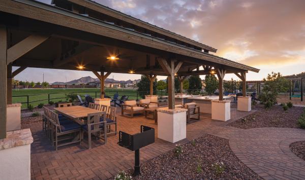 Community grill for outdoor dining